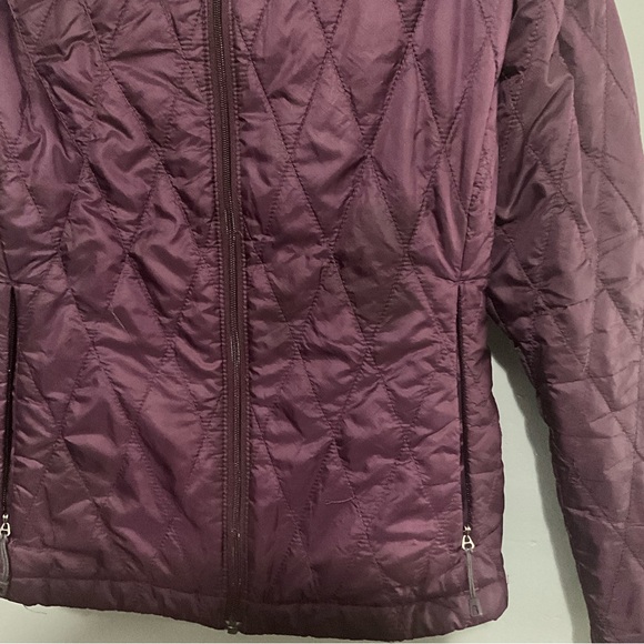 Patagonia lightweight jacket full zip.women’s size M color guinda. - Picture 5 of 12